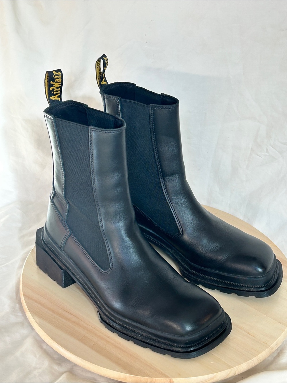 Dr. Martens Women’s Maybole Chelsea Black Leather Ankle Boots US 9